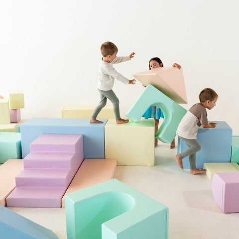 Iglu Softplay Sets für sicheres Spielen & kreative Bewegung.